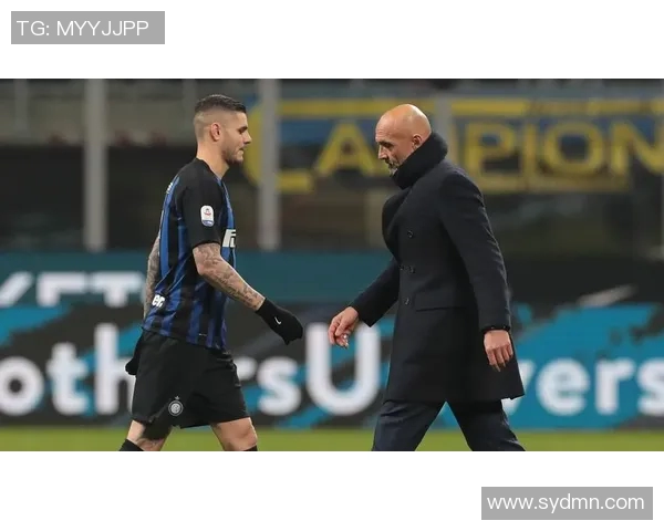 舆论风暴下的足球明星如何在压力中挣扎与反思人生道路