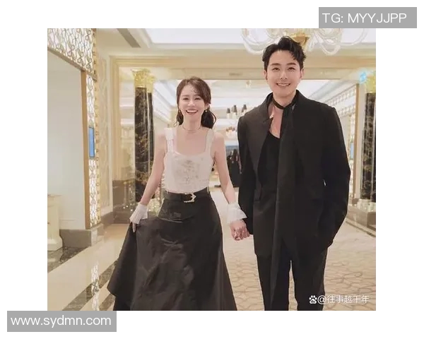 足球明星情感生活揭秘与众多女友的甜蜜往事与分手背后的故事