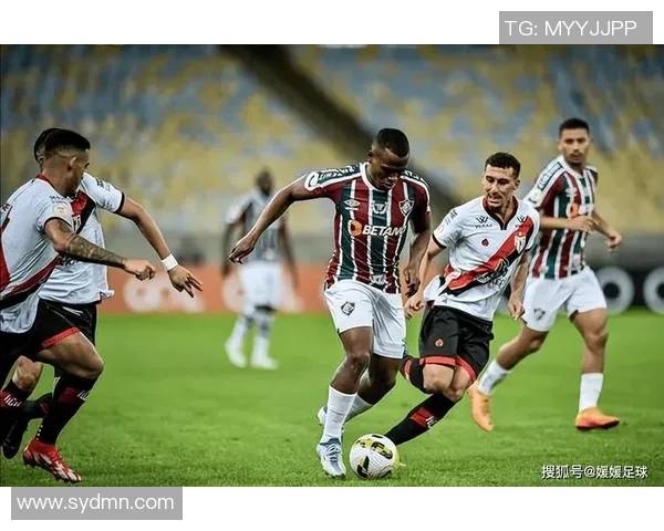 弗鲁米与格雷的精彩对决揭示足球战术的博弈与激情