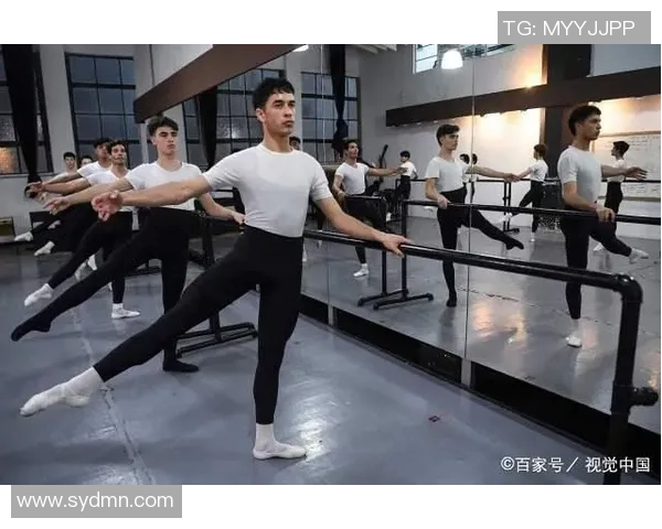 足球明星是否具备舞蹈才能探讨他们在场外的多才多艺